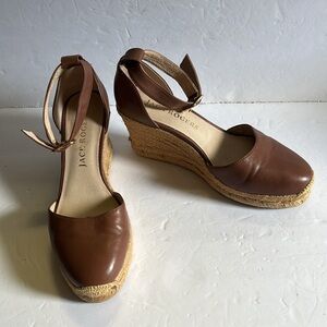 NWOT JACK ROGERS “Palmer” tan leather ankle strap wedge sandals